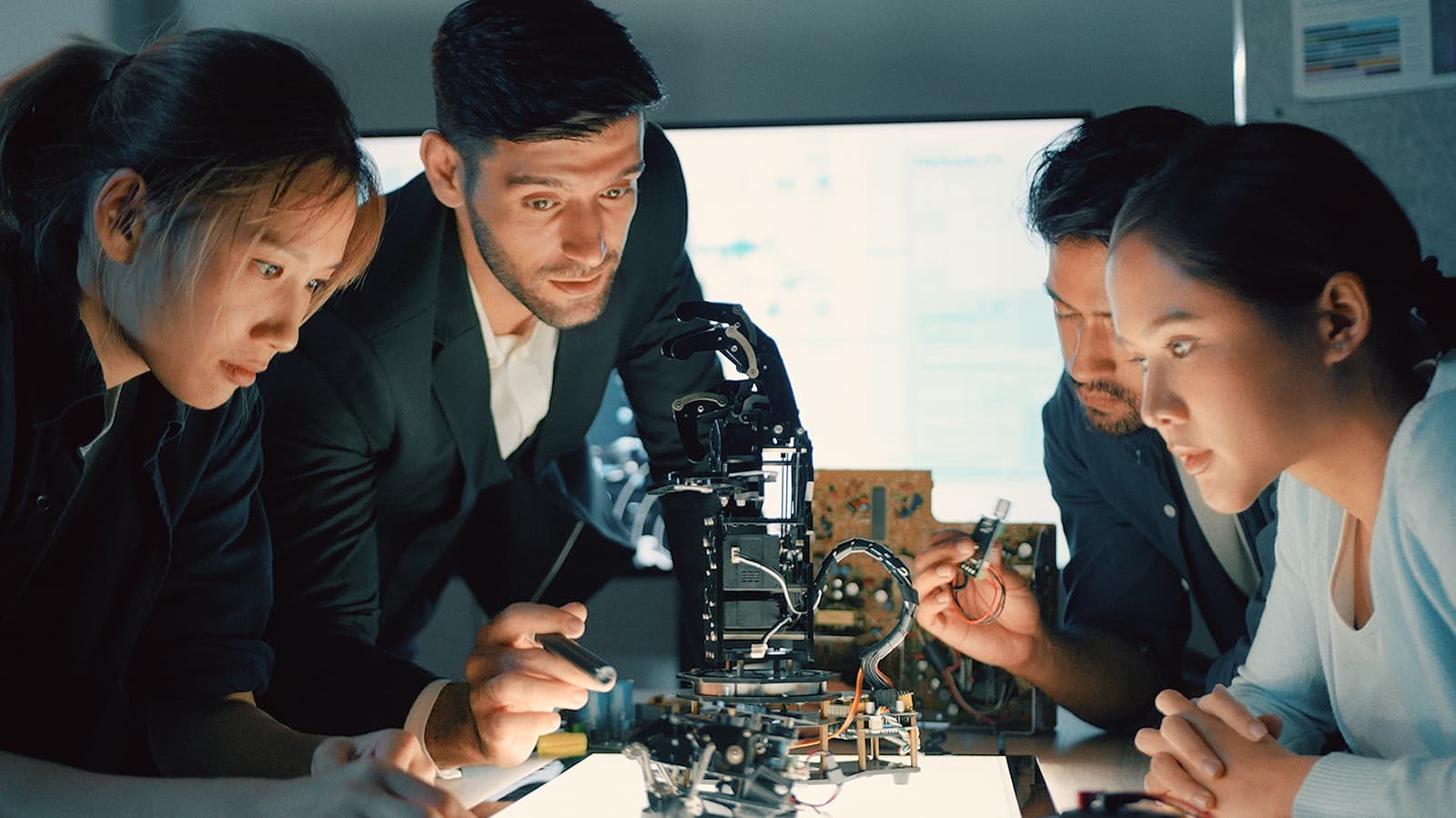 The Rise of Reviews & Guides in 2025: Why They Matter More Than Ever